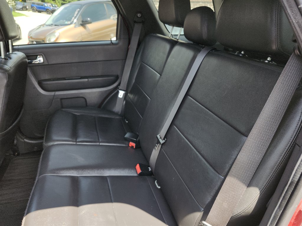 2010 Ford Escape Limited photo 10