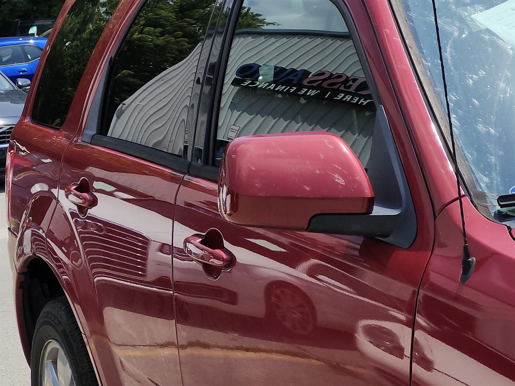 2010 Ford Escape Limited photo 23