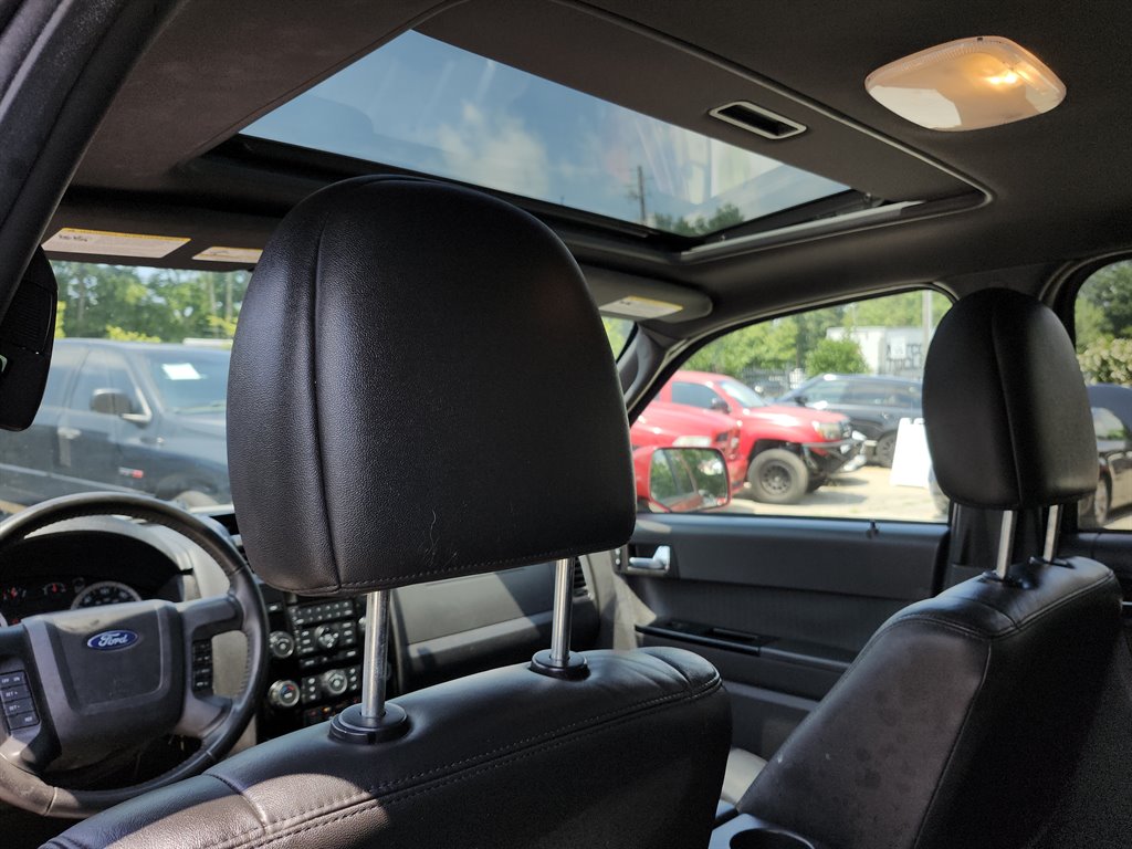 2010 Ford Escape Limited photo 19