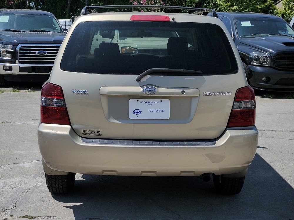 2004 Toyota Highlander Base photo 9