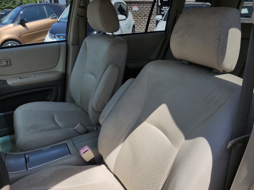 2004 Toyota Highlander Base photo 11
