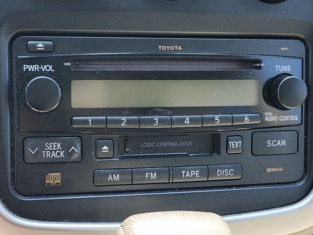 2004 Toyota Highlander Base photo 16