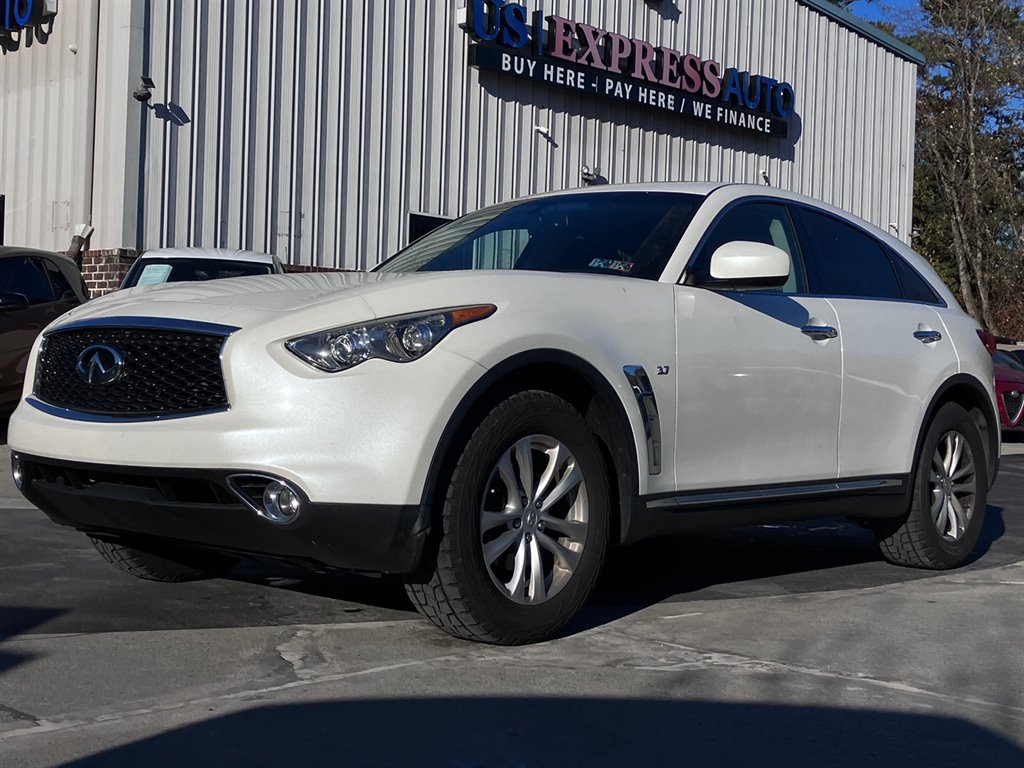 2017 INFINITI QX70