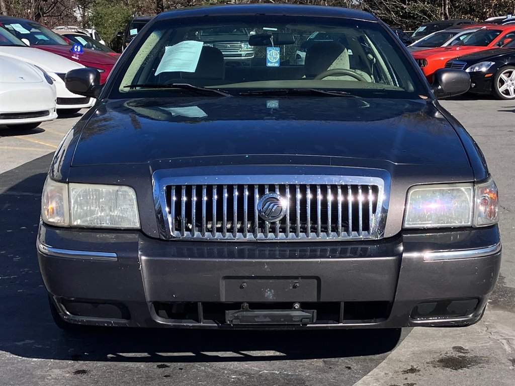 2007 Mercury Grand Marquis GS photo 2