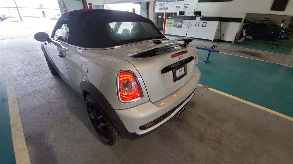 2012 MINI Cooper S photo 2