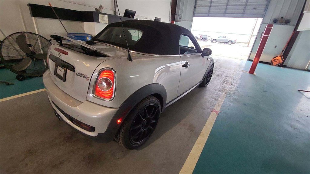 2012 MINI Cooper S photo 3