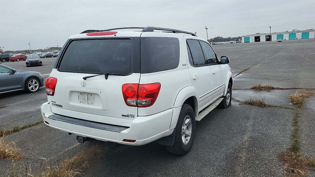 2007 Toyota Sequoia SR5 photo 3