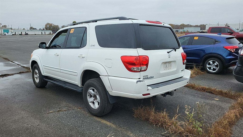 2007 Toyota Sequoia SR5 photo 2