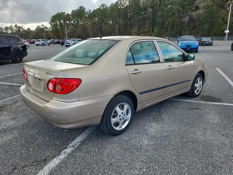 2007 Toyota Corolla CE photo 3