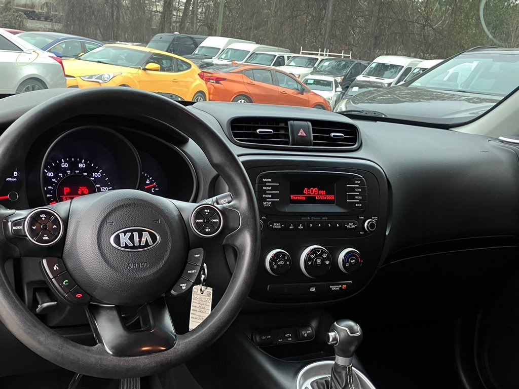 2015 Kia Soul + photo 23