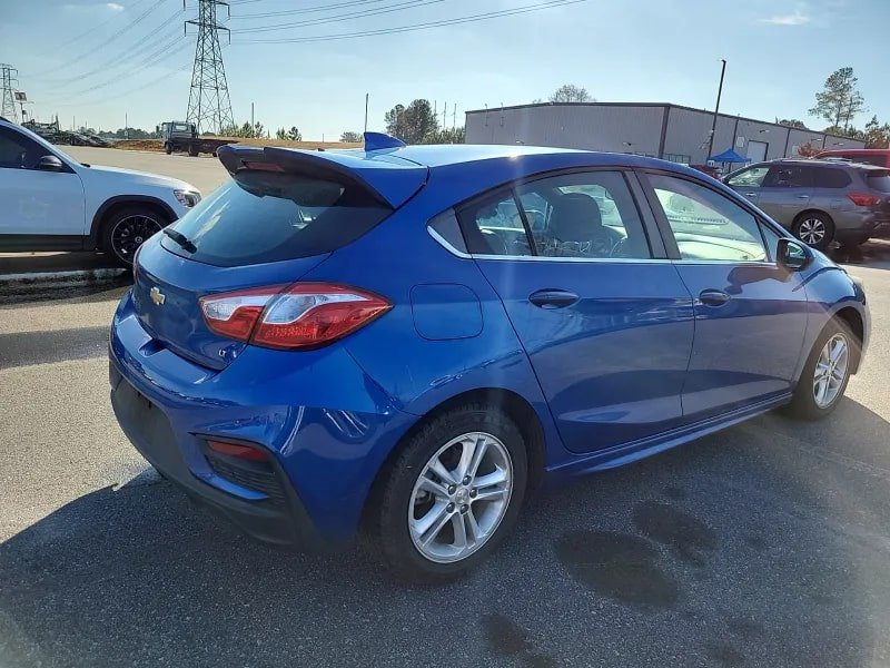 2017 Chevrolet Cruze LT photo 4