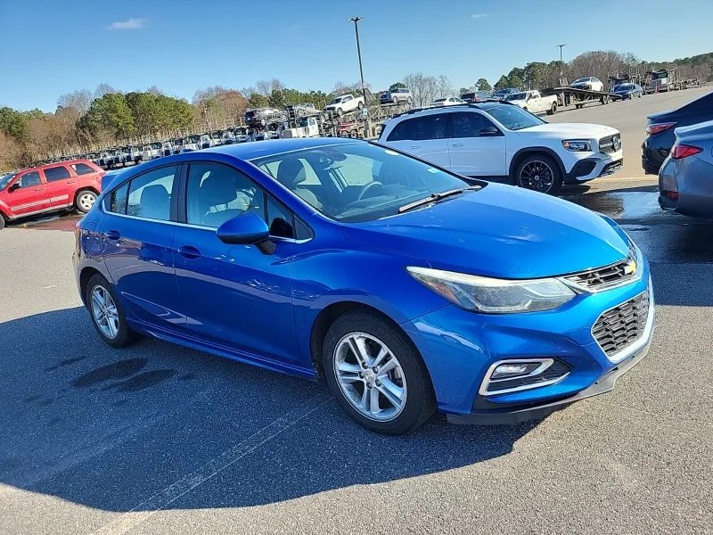 2017 Chevrolet Cruze LT photo 3