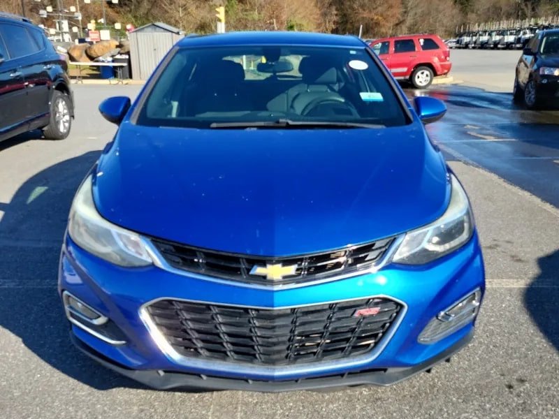 2017 Chevrolet Cruze LT photo 2