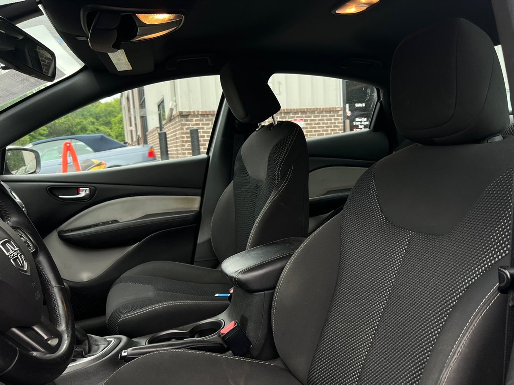 2016 Dodge Dart SXT photo 16