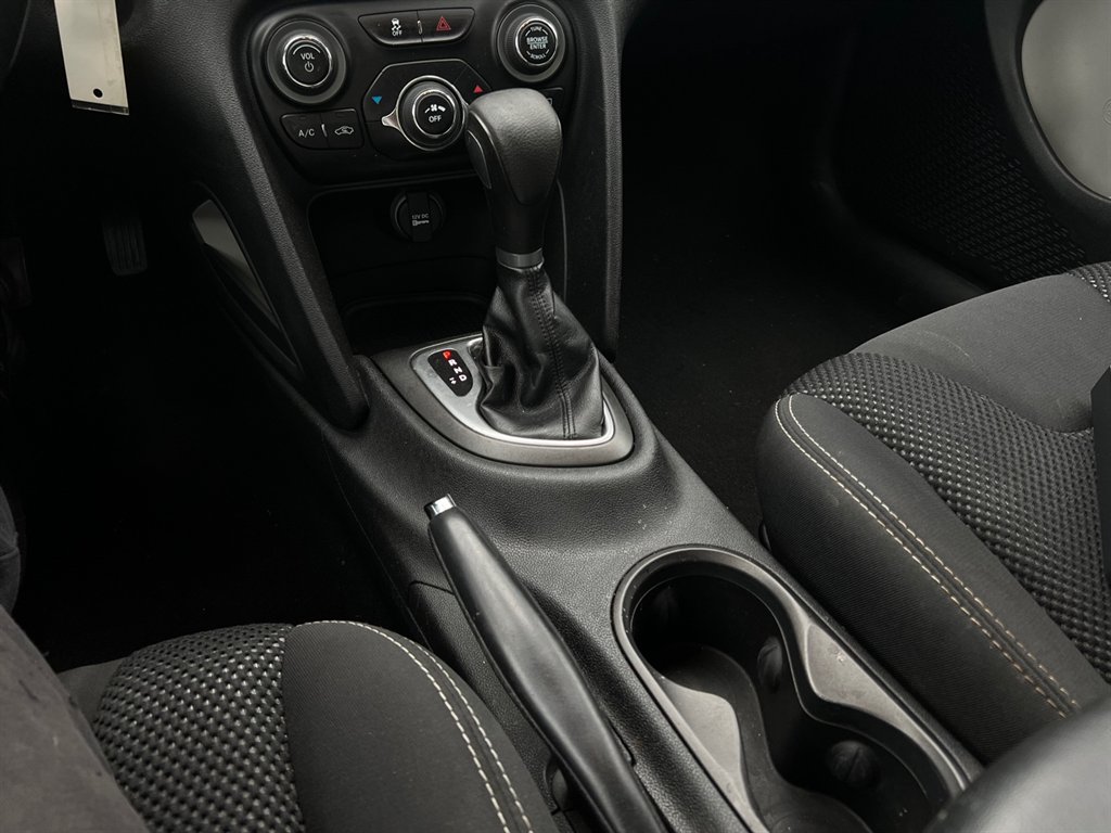 2016 Dodge Dart SXT photo 13