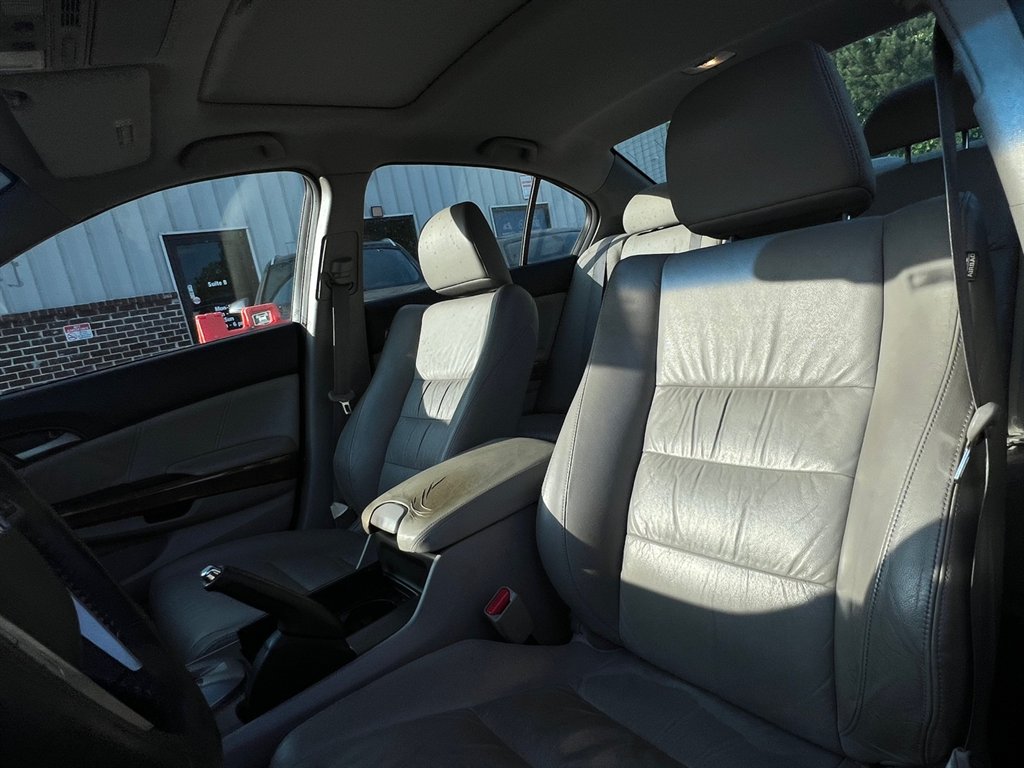 2011 Honda Accord EX-L photo 16