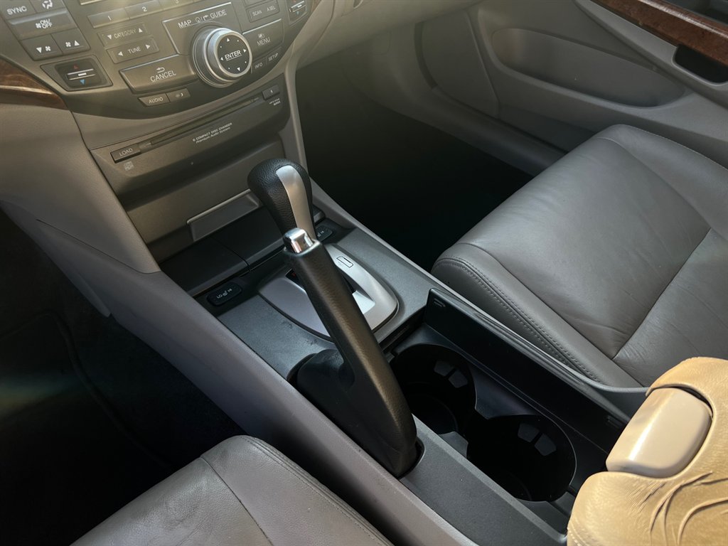 2011 Honda Accord EX-L photo 14