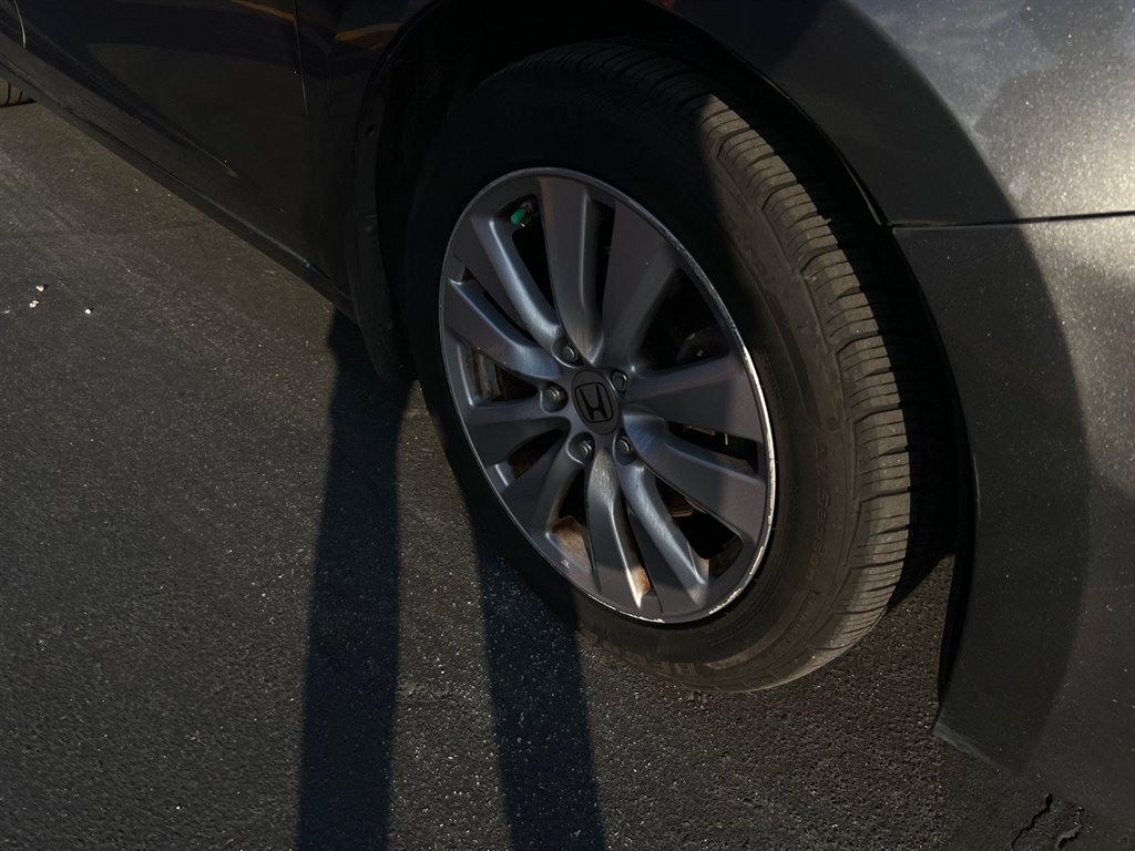 2011 Honda Accord EX-L photo 6