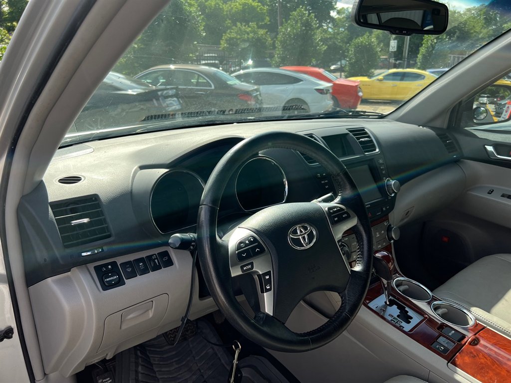 2012 Toyota Highlander Limited photo 16