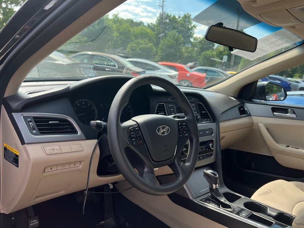 2015 Hyundai Sonata SE photo 13