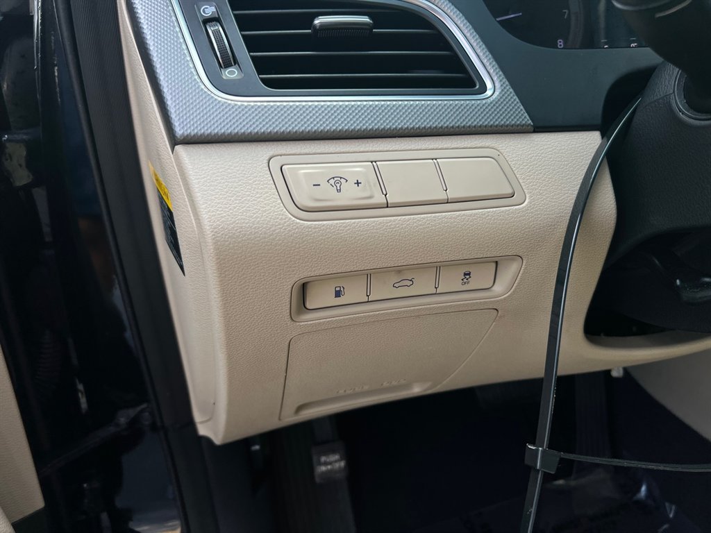 2015 Hyundai Sonata SE photo 10