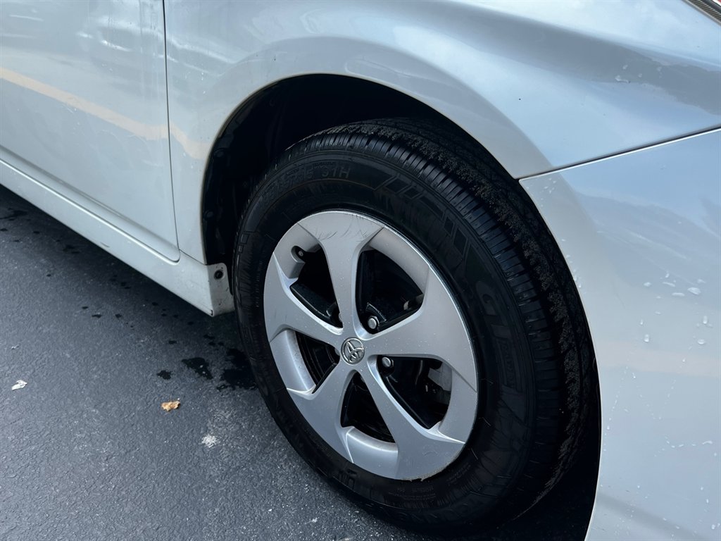 2013 Toyota Prius Base photo 6