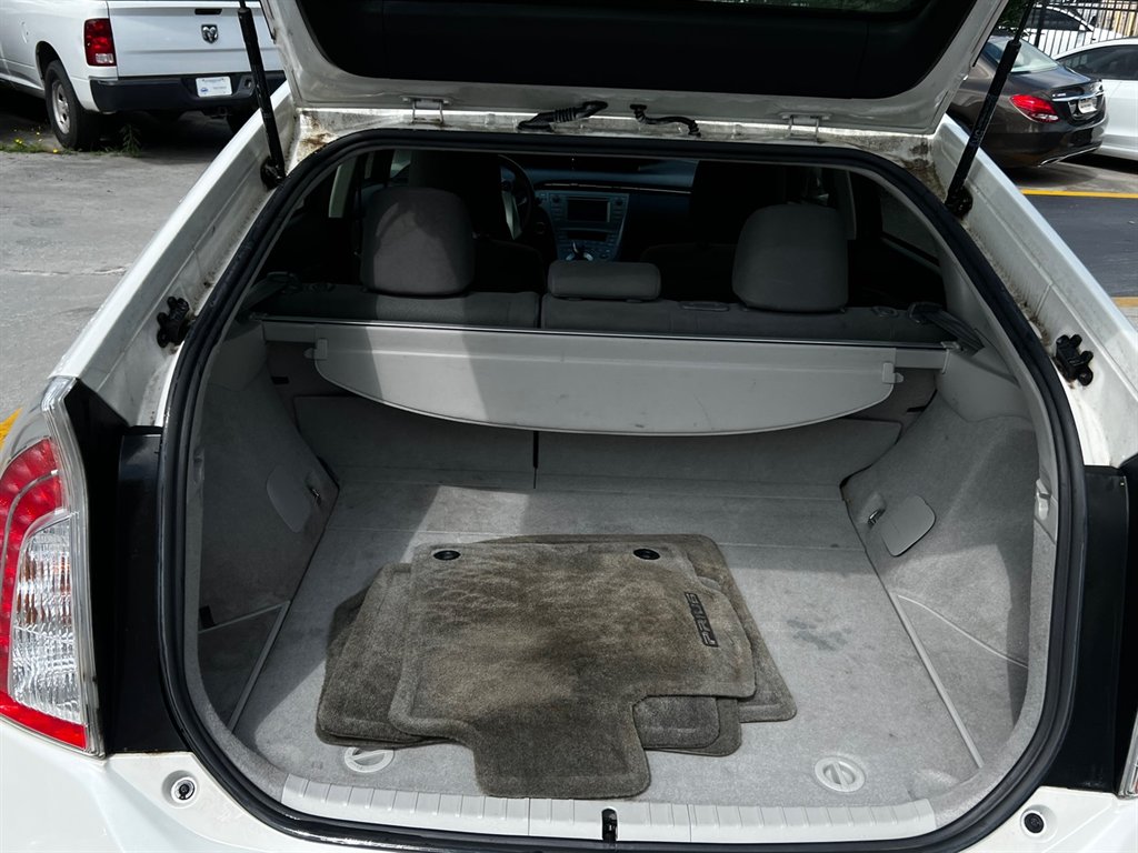 2013 Toyota Prius Base photo 9