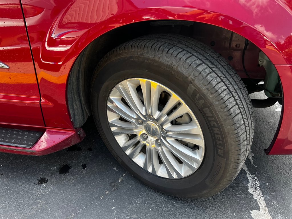 2016 Chrysler Town & Country Limited photo 6