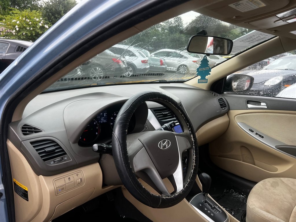 2014 Hyundai Accent GLS photo 13