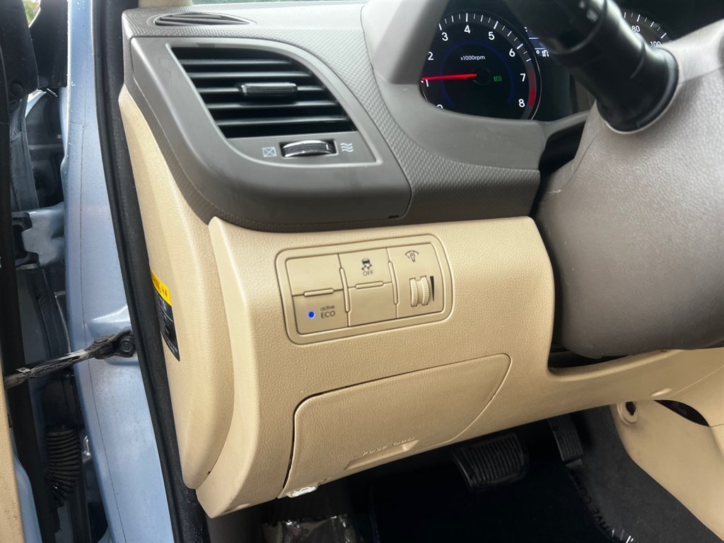 2014 Hyundai Accent GLS photo 12