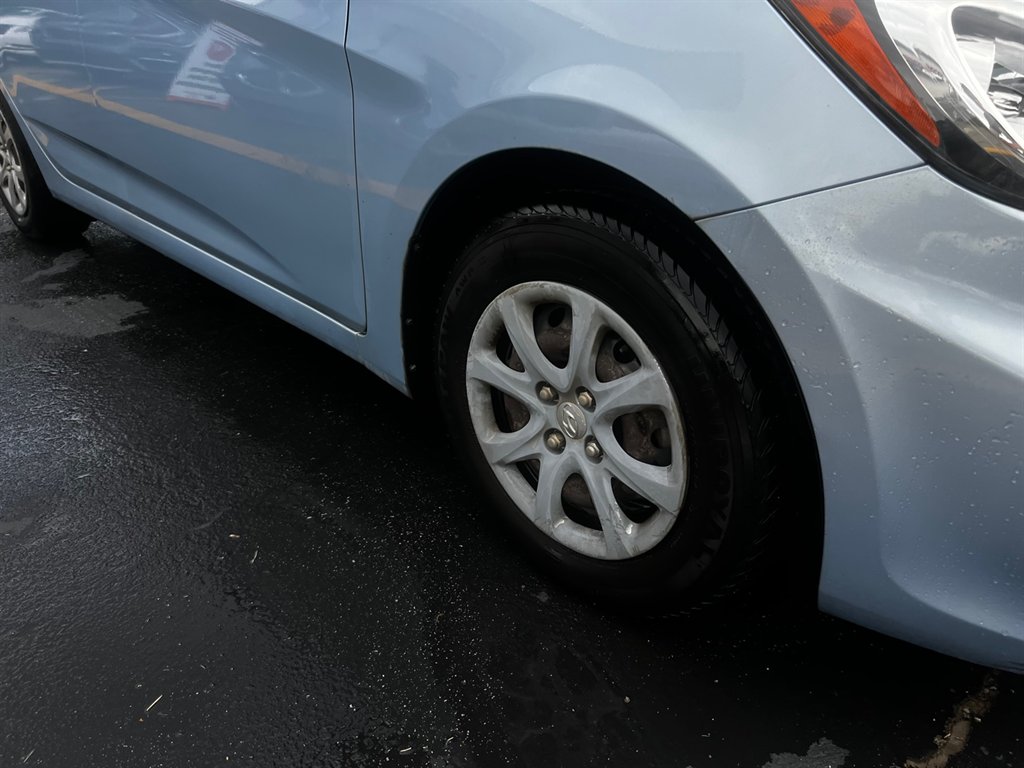 2014 Hyundai Accent GLS photo 6