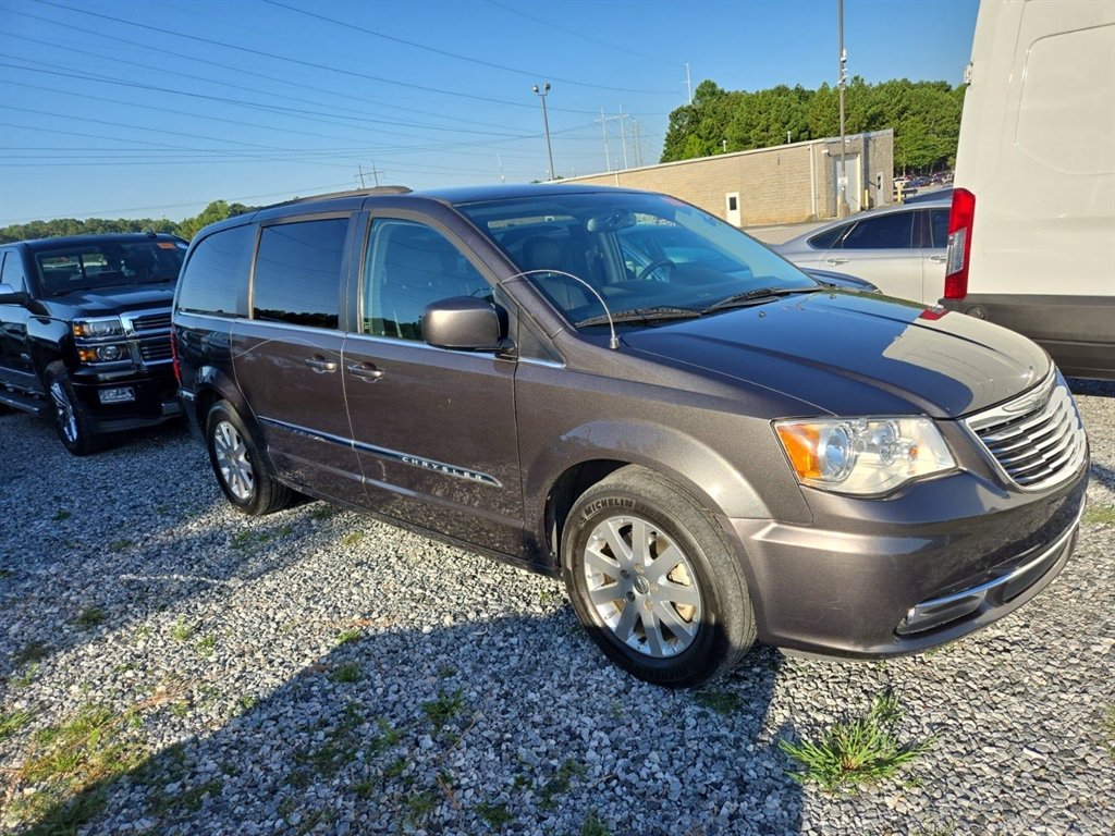 2016 Chrysler Town & Country Touring photo 4