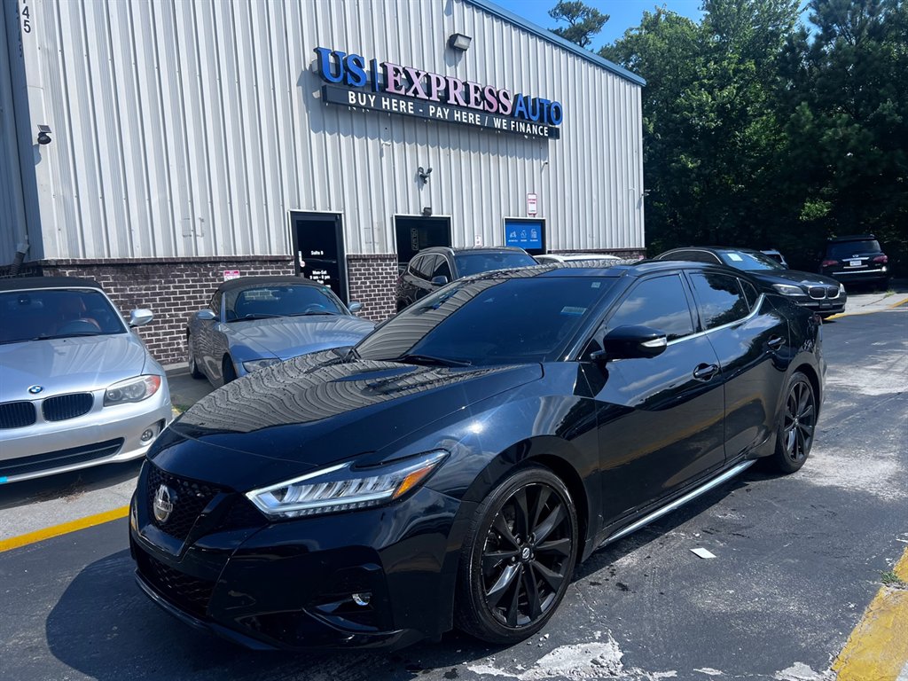 2021 Nissan Maxima SR's photo