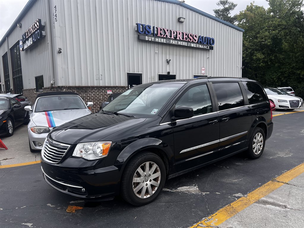 2016 Chrysler Town & Country Touring