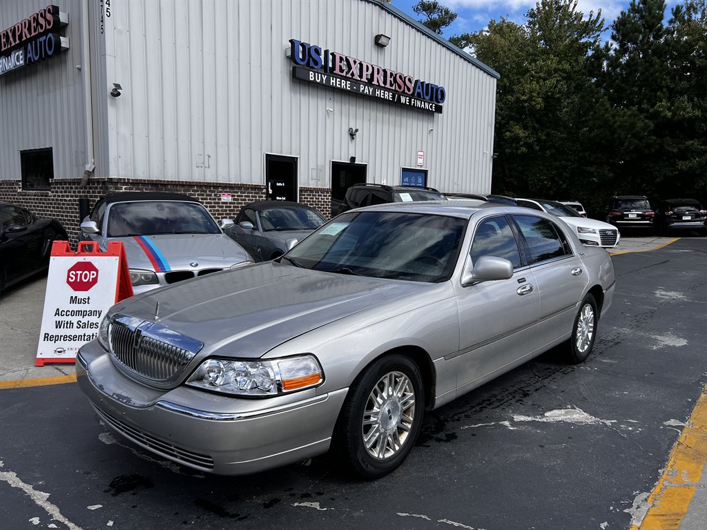 2011 Lincoln Town Car Signature Limited