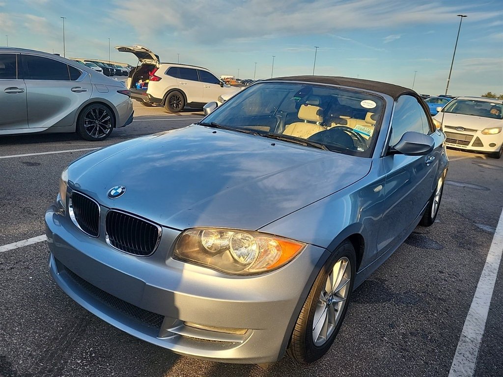 2011 BMW 1 Series 128i's photo