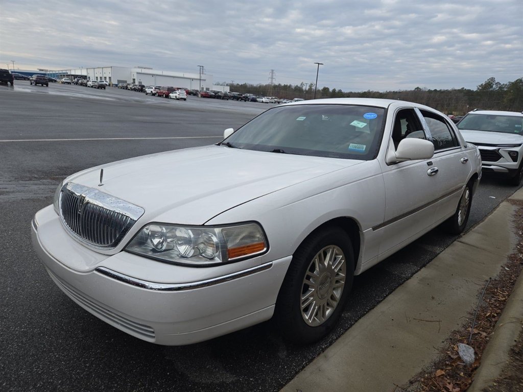 2011 Lincoln Town Car Signature Limited's photo