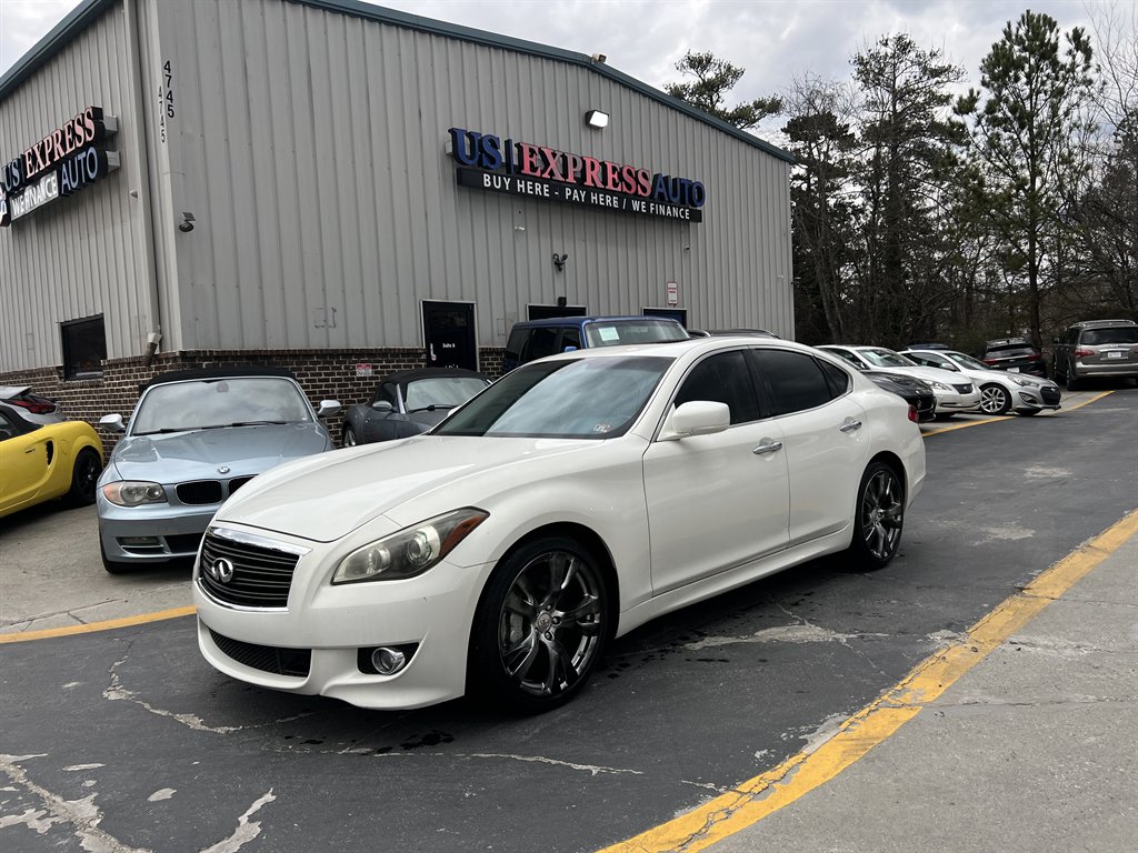 2011 INFINITI M 56