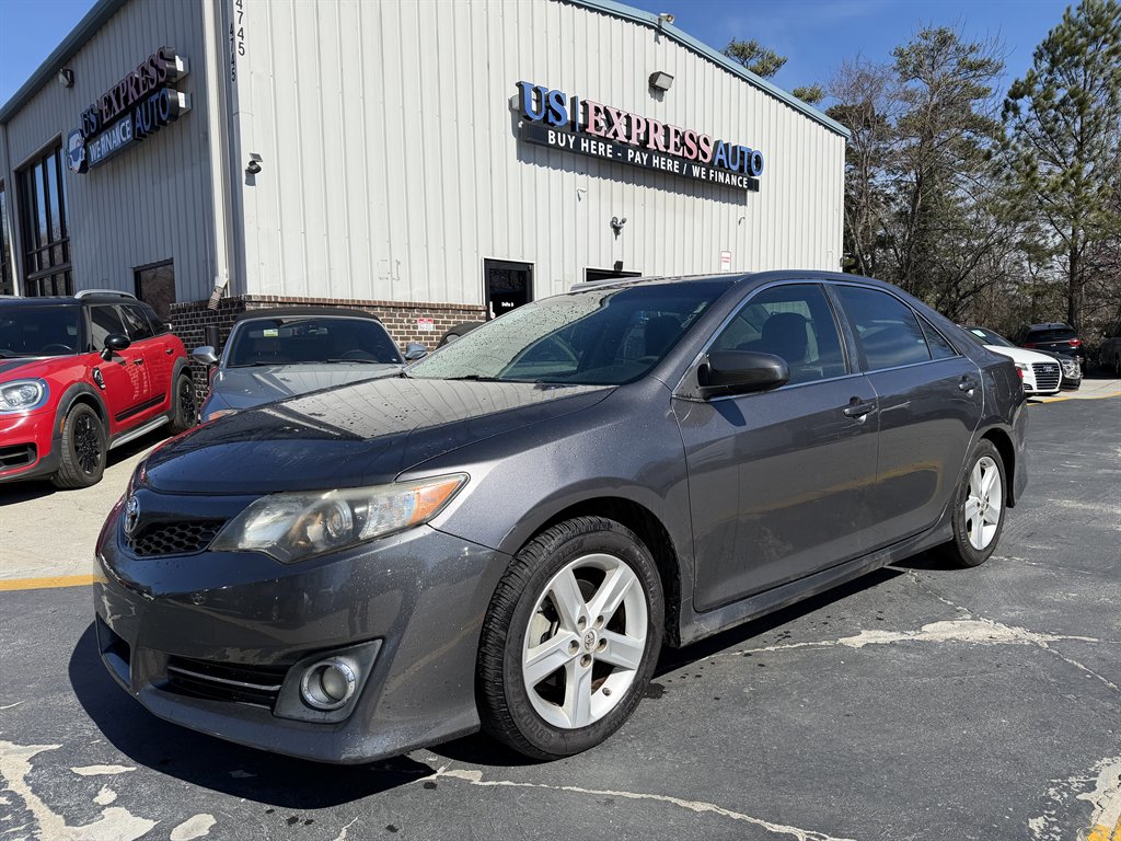 2014 Toyota Camry SE