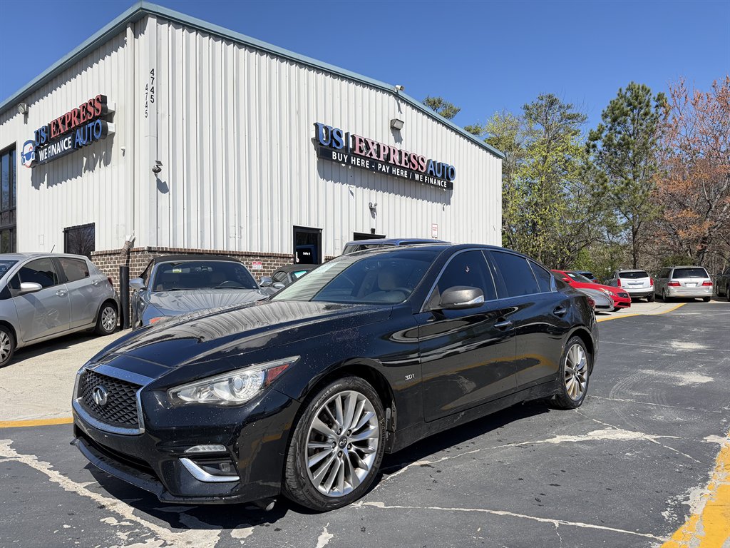 2018 INFINITI Q50 LUXE