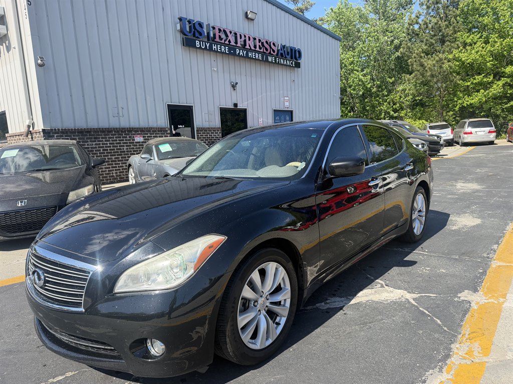 2011 INFINITI M 37's photo