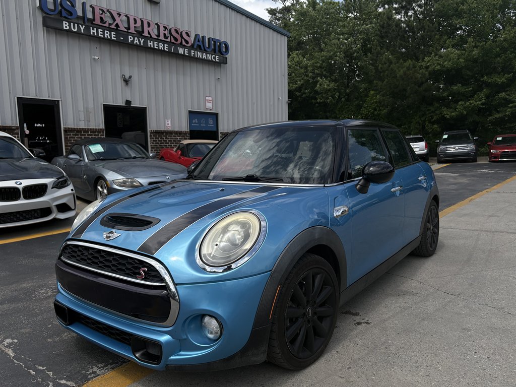 2015 MINI Cooper S 4 Door's photo