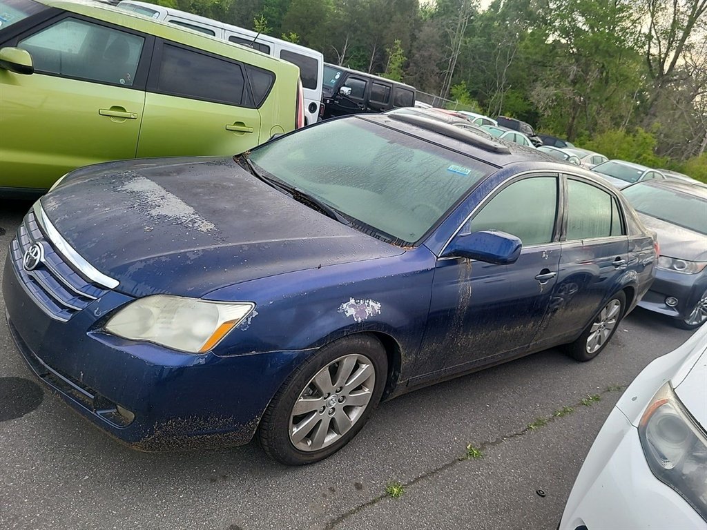 2005 Toyota Avalon's photo