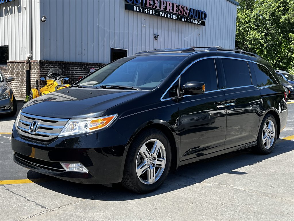 2012 Honda Odyssey Touring's photo