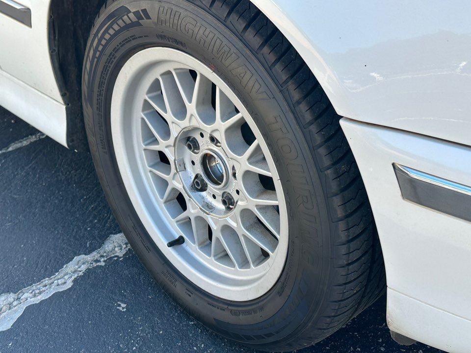 BMW 5 Series photo 5