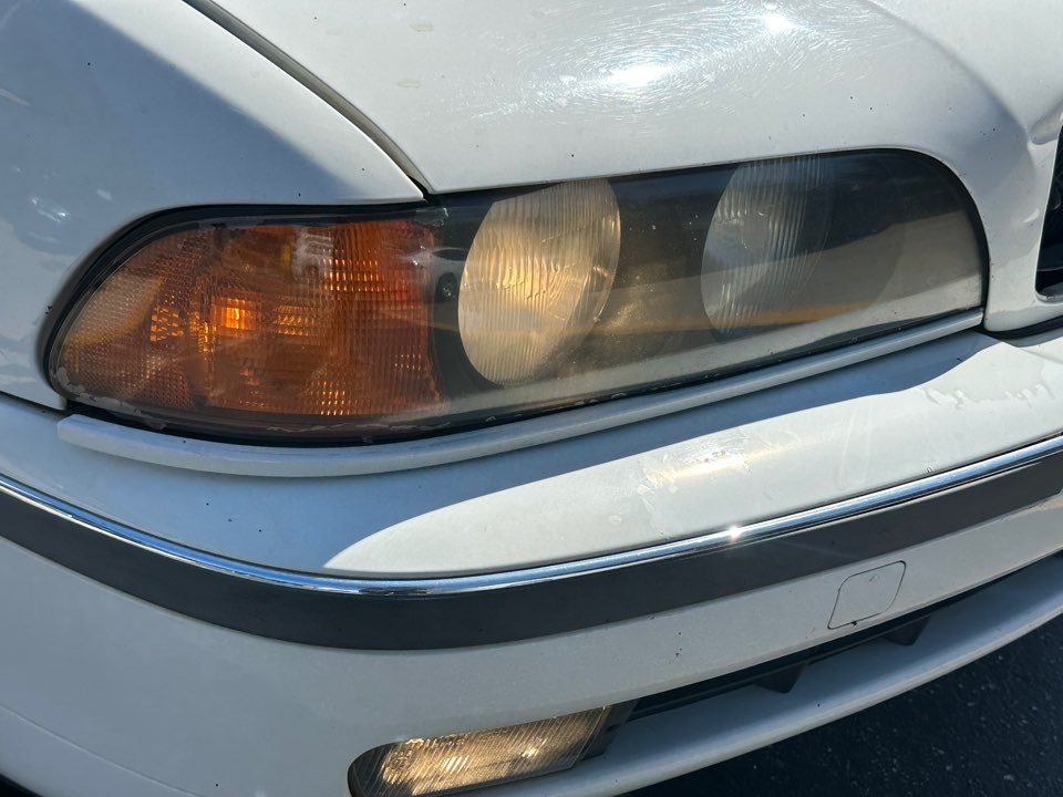 BMW 5 Series photo 4