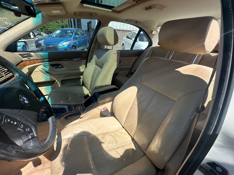 BMW 5 Series photo 13