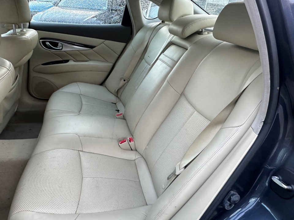 Infiniti M37 photo 26