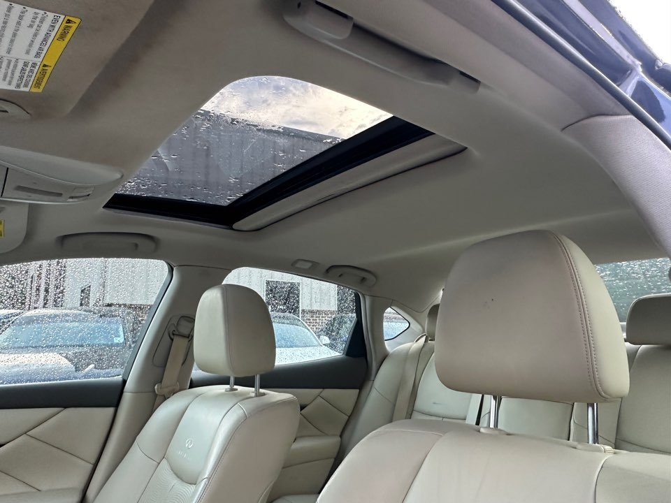 Infiniti M37 photo 25
