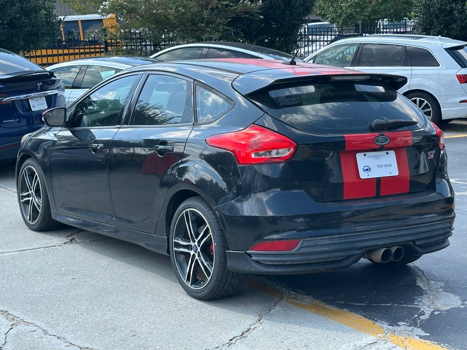Ford Focus photo 9
